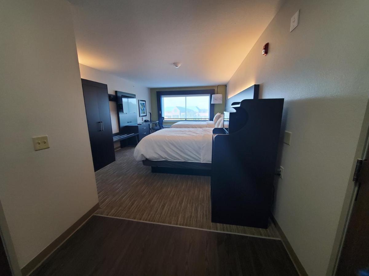 Express & - Harrisburg S - By Ihg Hotel
